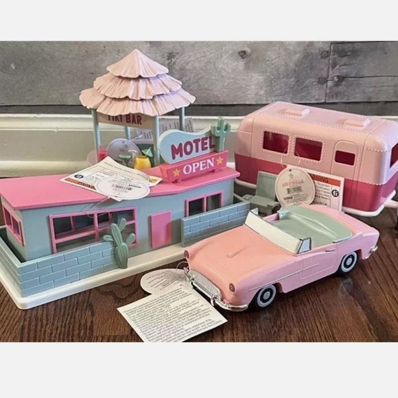 Target Bullseye Light Up MOTEL TIKI CAR & CAMPER Summer Set NEW 2024 - Picture 1 of 1